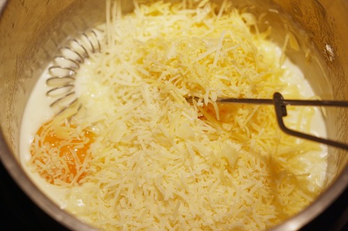 Sýr a žloutek do bešamelu