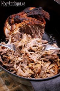 Trhané vepřové maso (pulled pork)