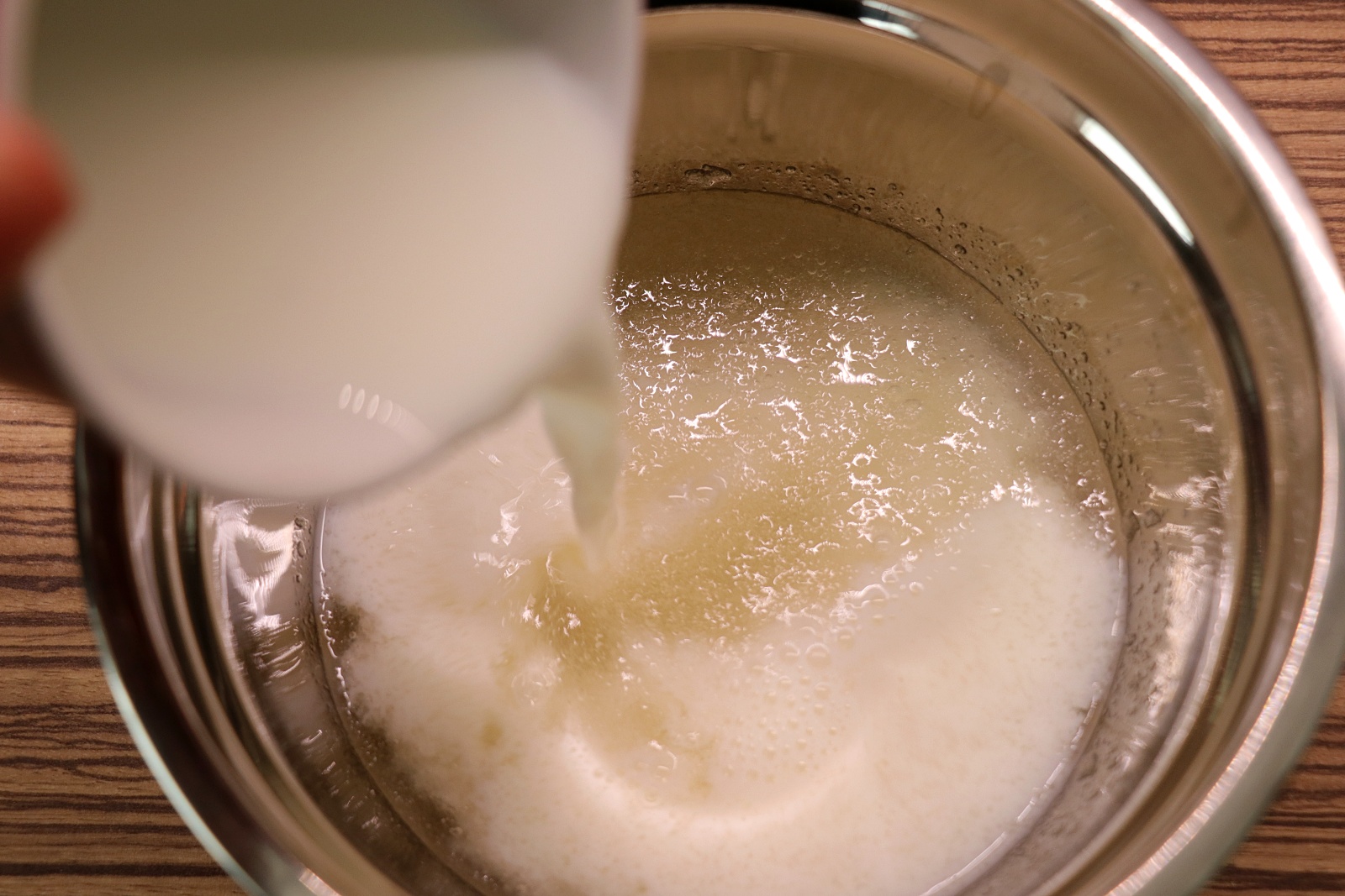 Zalévání želatiny mlékem