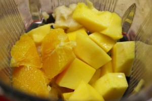 Banán, mango a malý pomeranč